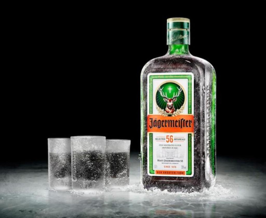 Jagermeister Licor Alemán a Base de Hierbas 1 L