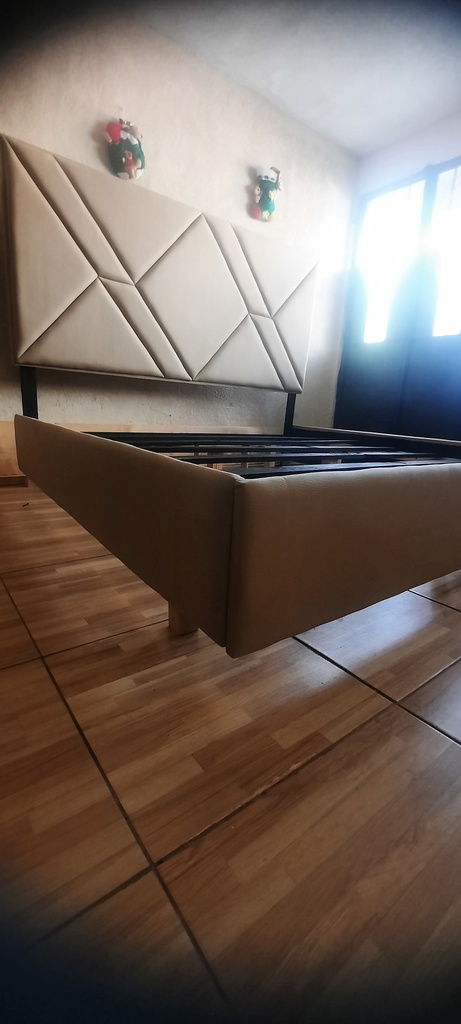 Camastrón con cabecera Premium 'Elite' (Art Déco con Insertos Espejados)